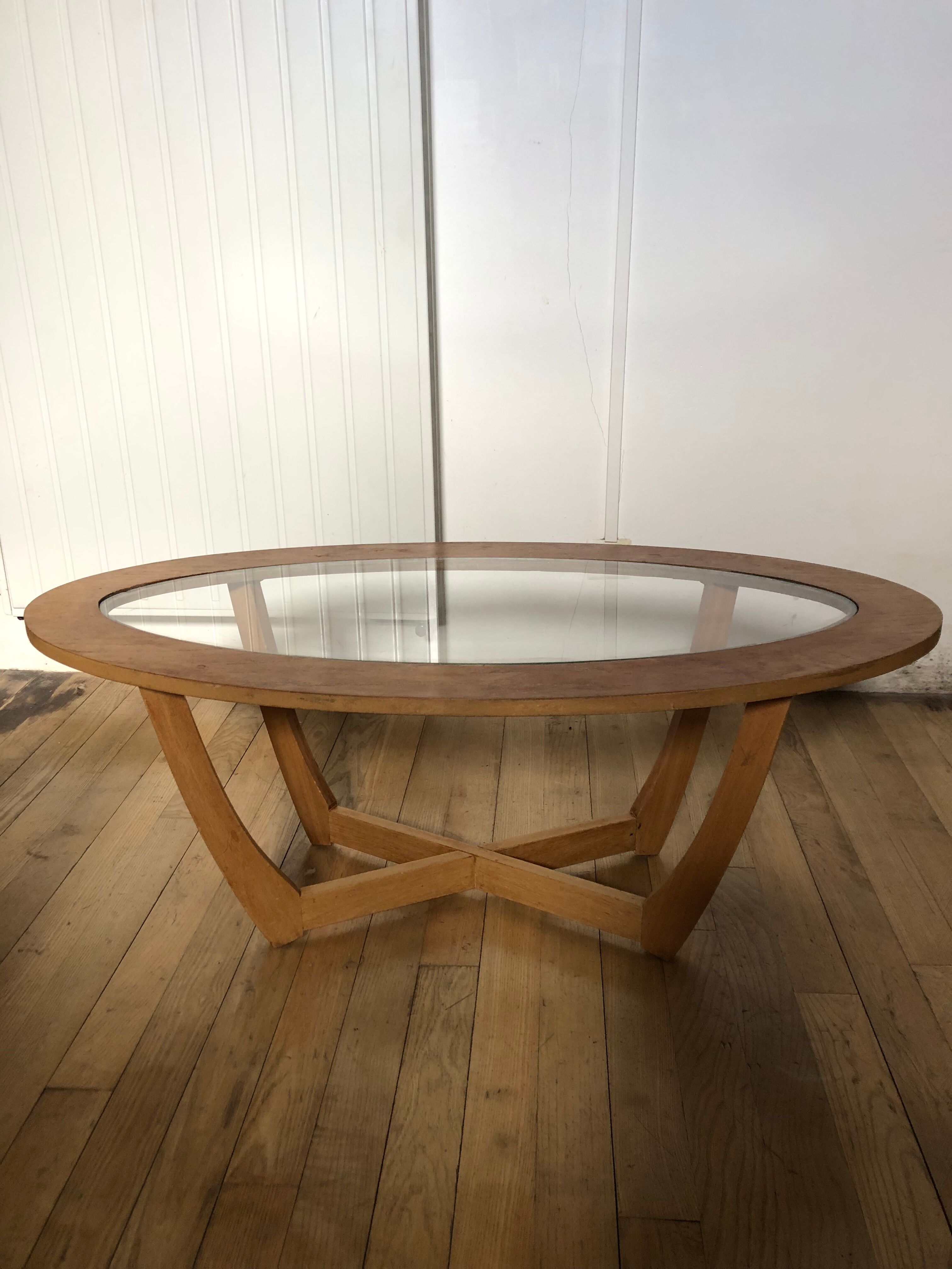 Oval coffee table