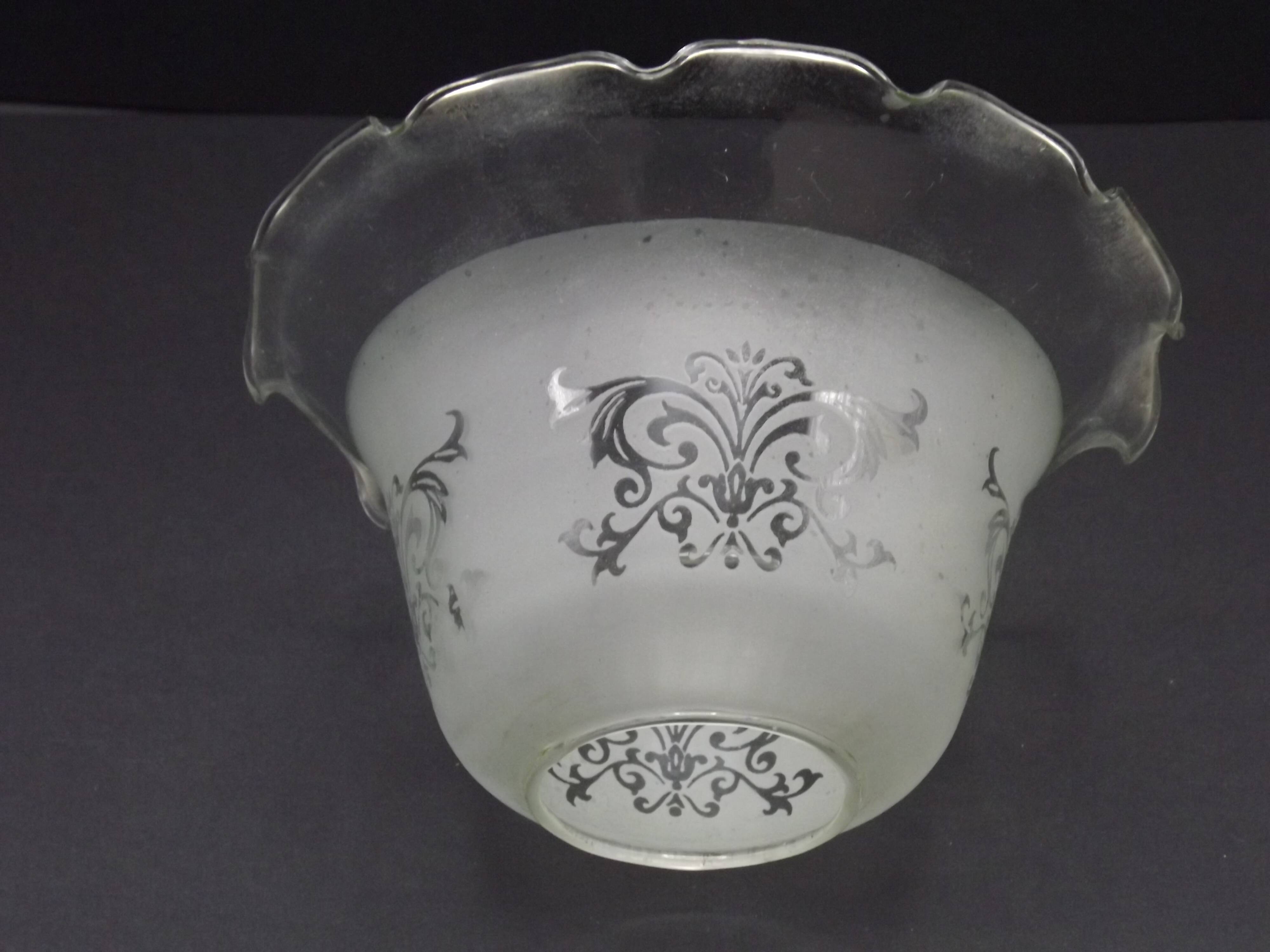 Set of 4 Victorian Style Bell-Shaped Glass Replacement Shades Frilled Edge