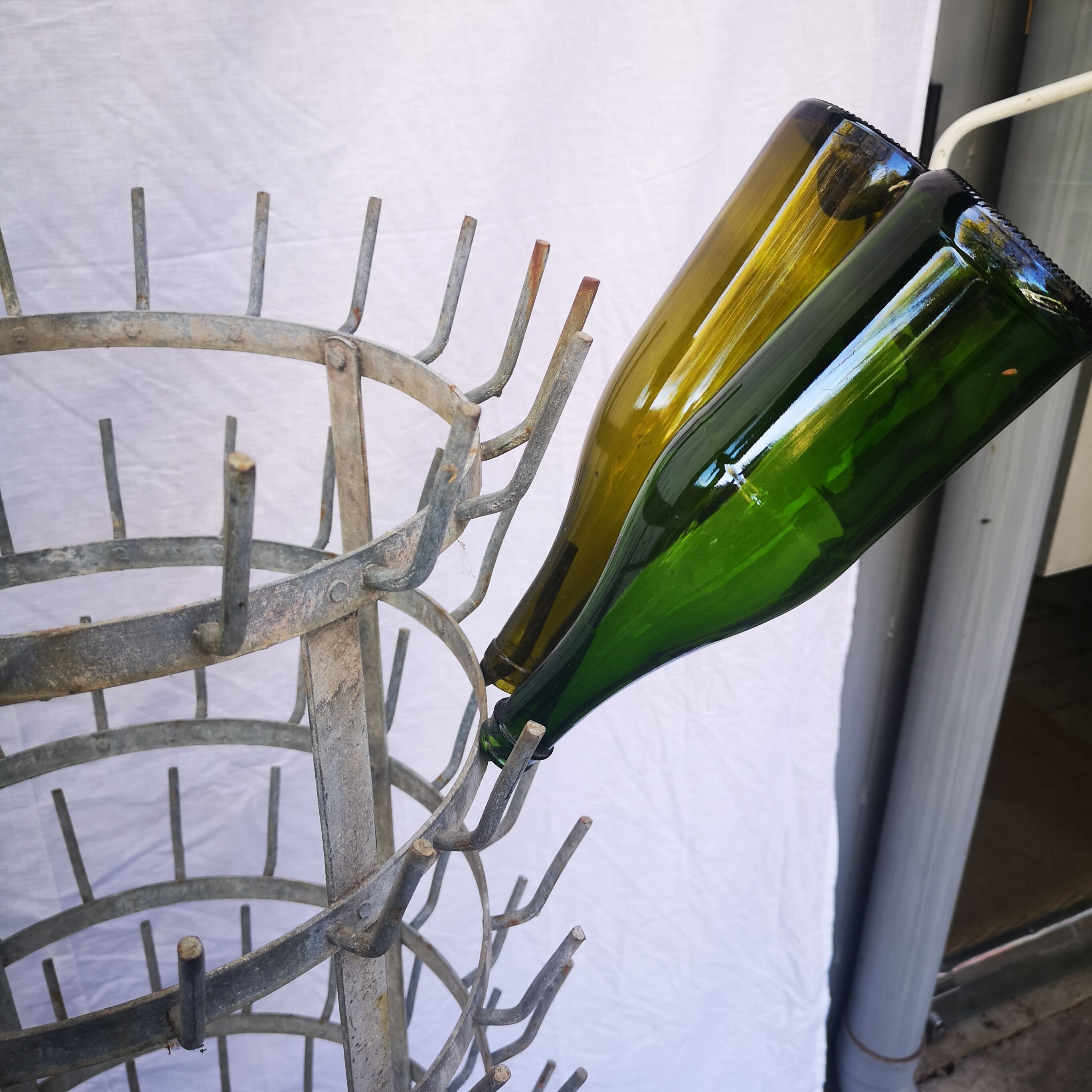 Former zinc bottle drain