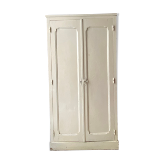 Armoire parisienne
