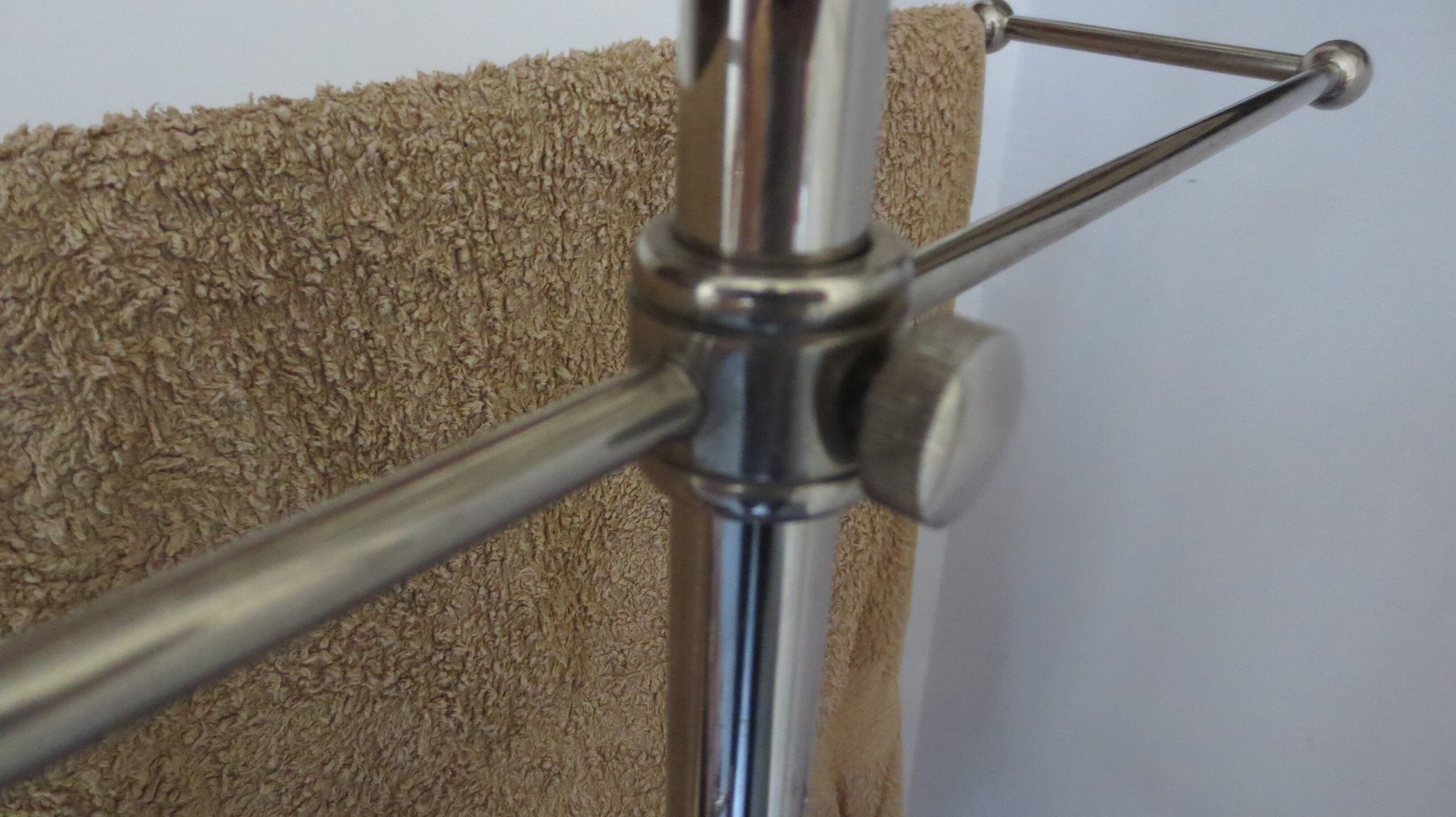 Towel rack