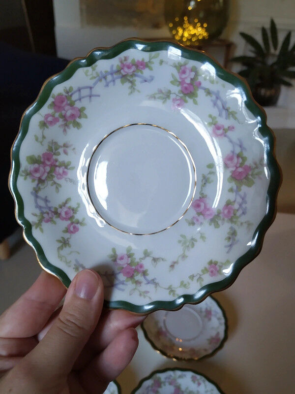 § saucers Sign Beauvais