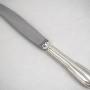Christofle Chinon, Set of 12 silver-plated table knives in excellent condition.