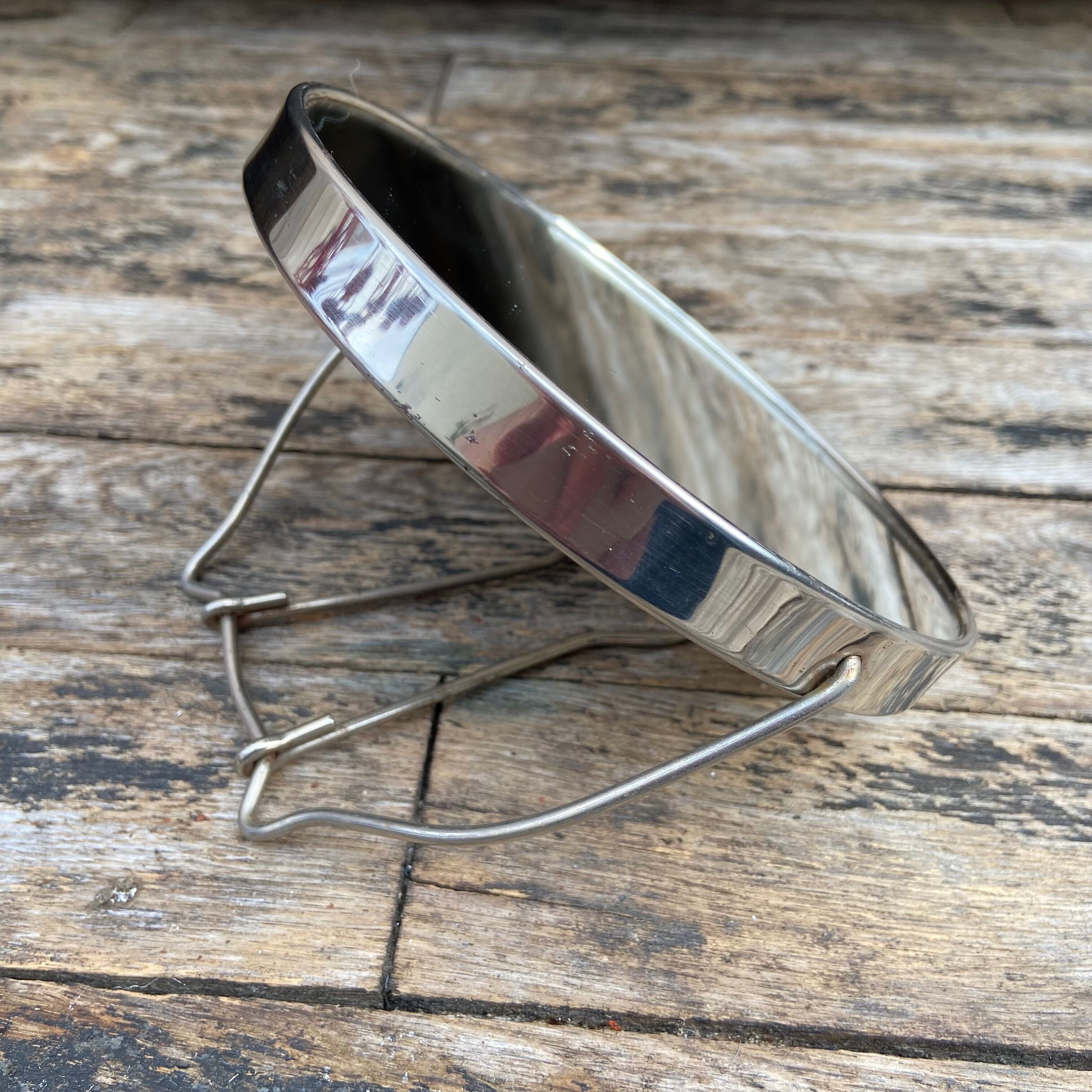 Barber's mirror, to put or hang