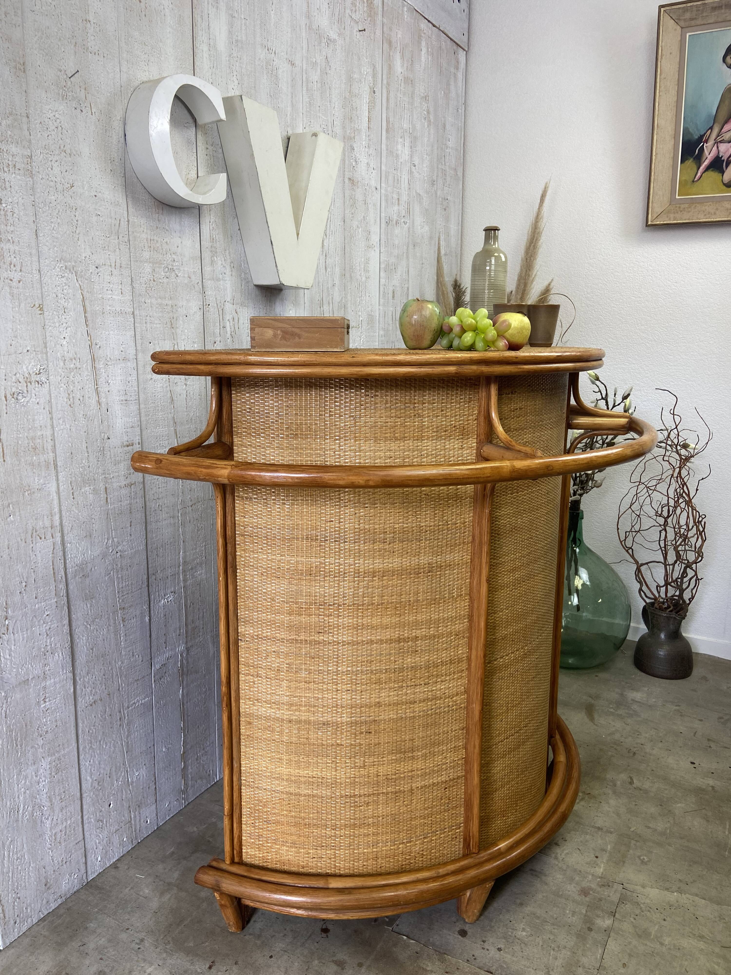 Vintage rattan bar