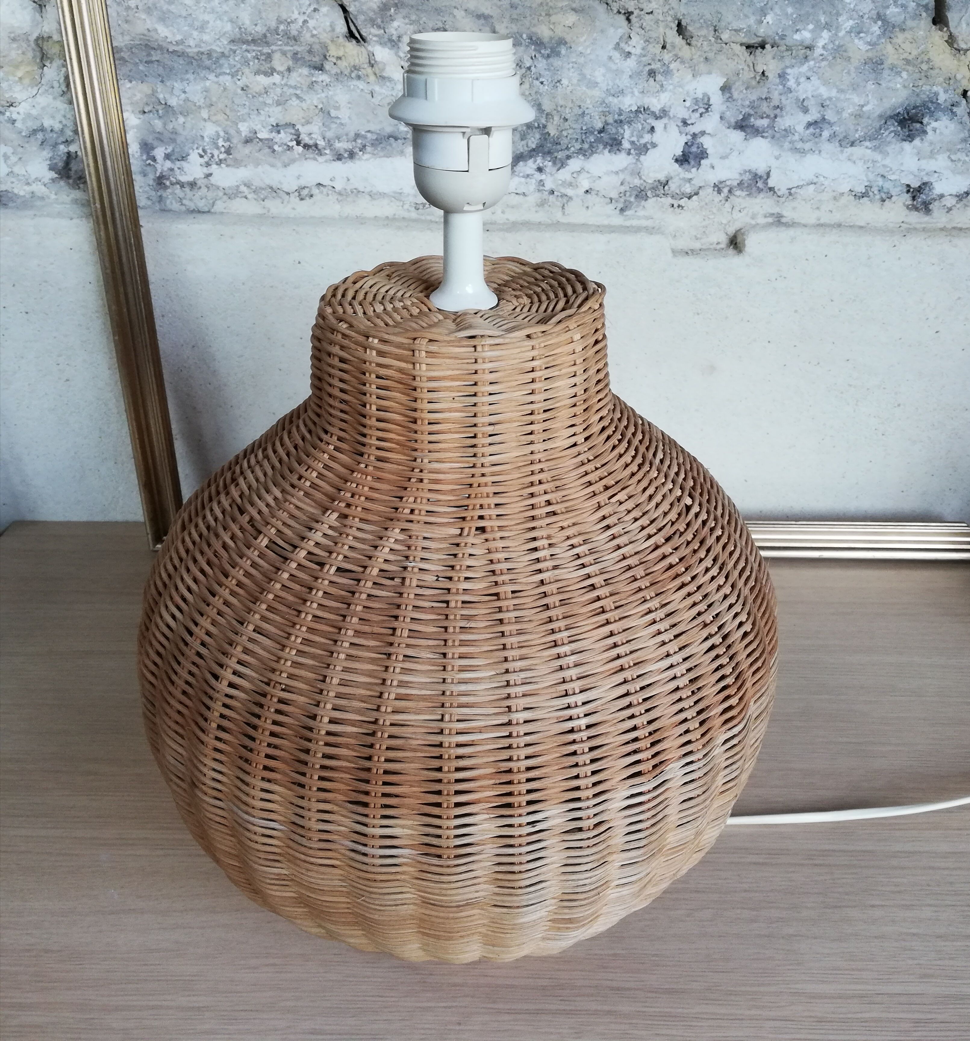 Rattan lamp foot