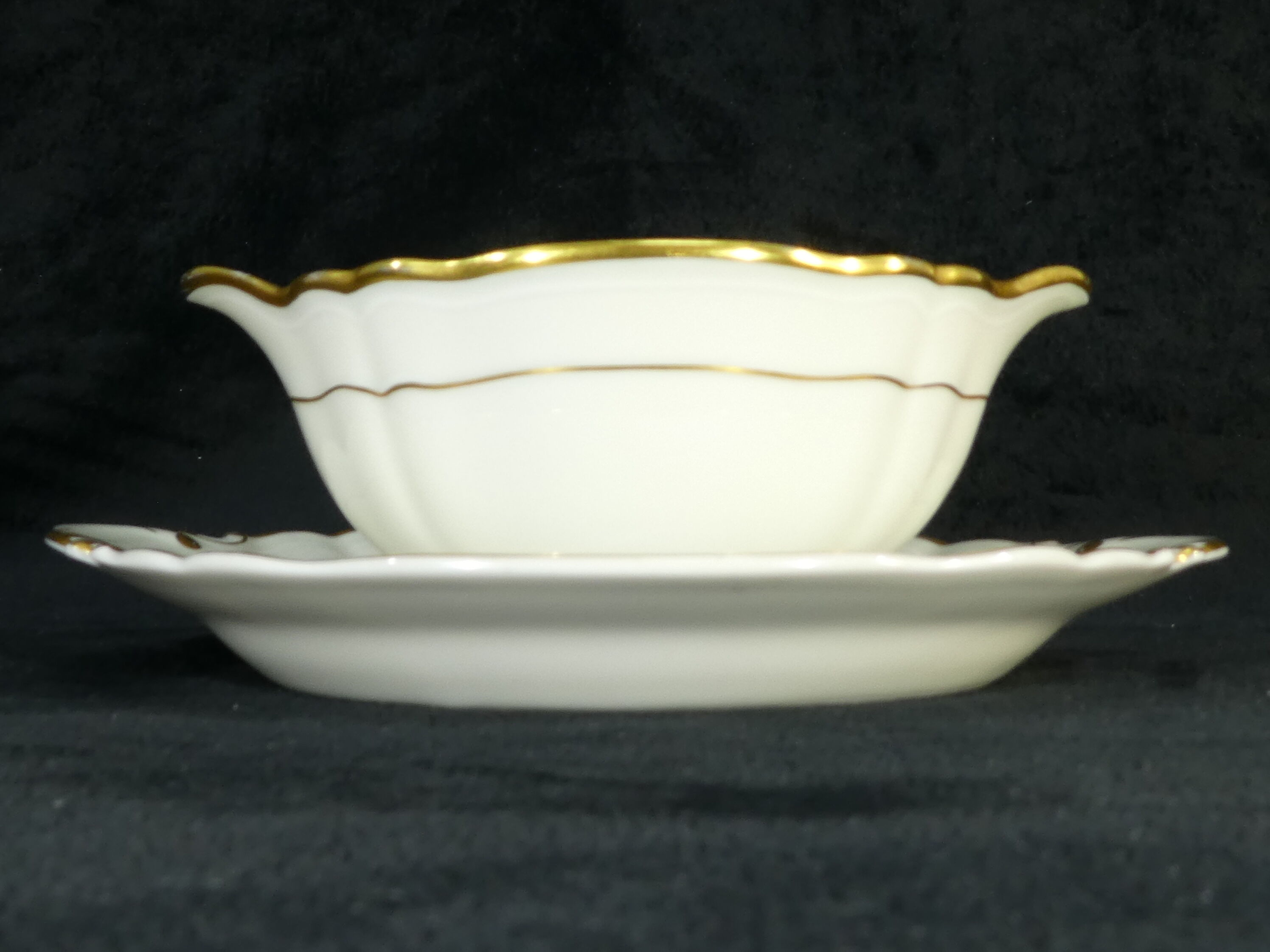 Porcelain sauciere from Limoges Bernardaud model louis xv