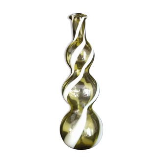 Art Deco vase twisted effect, made of mouth-blown glass