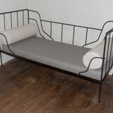 Foldable wrought iron bed