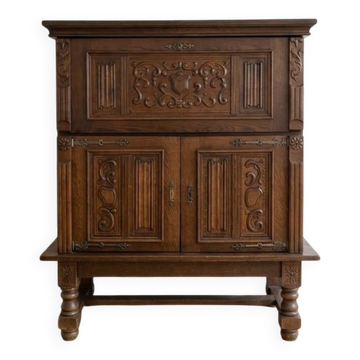 Sideboard / secretary