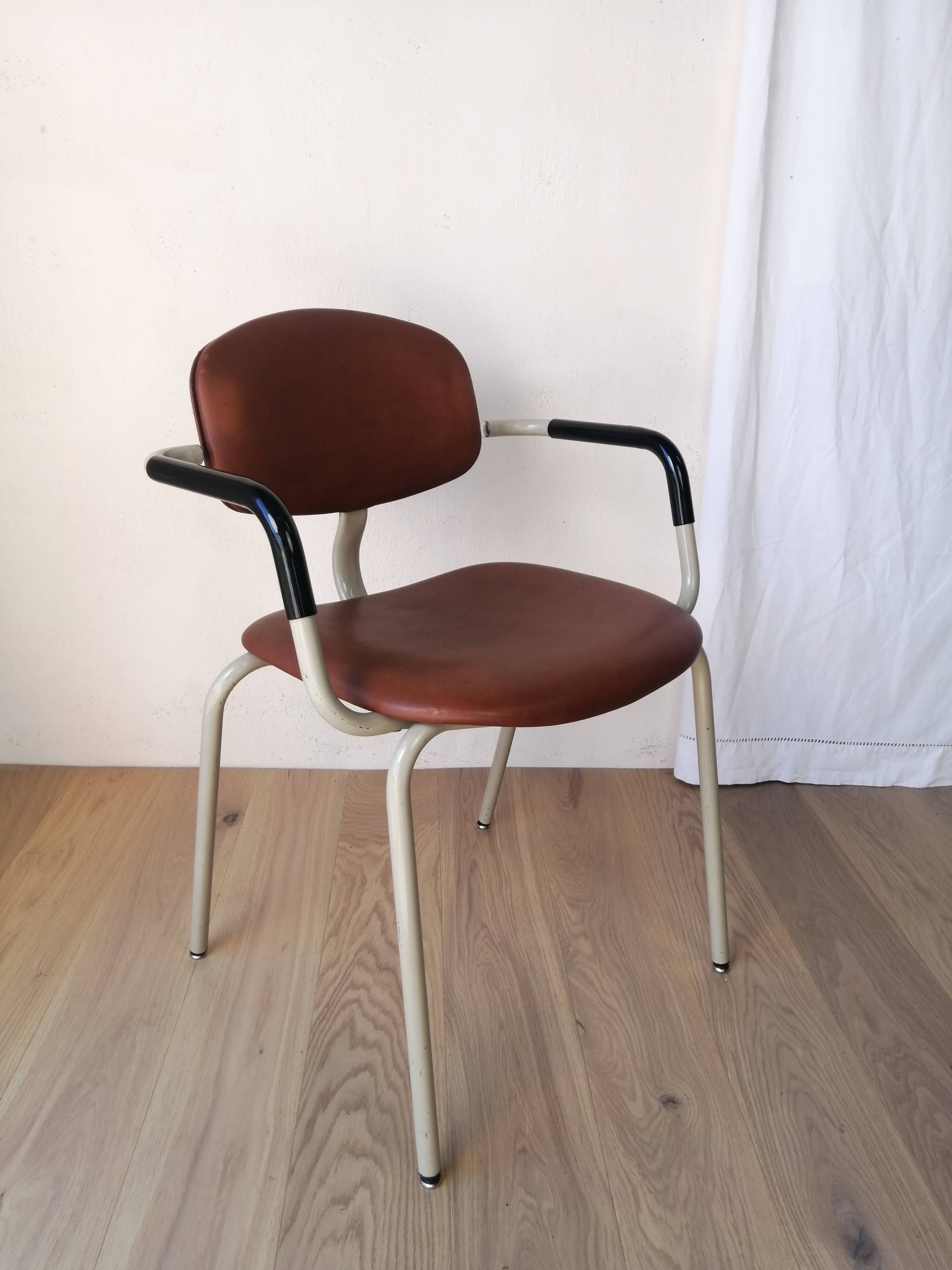 Set of 8 armchairs and chairs 420-44 Strafor-Steelcase