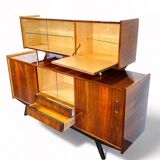 buffet vintage avec un élément supplémentaire