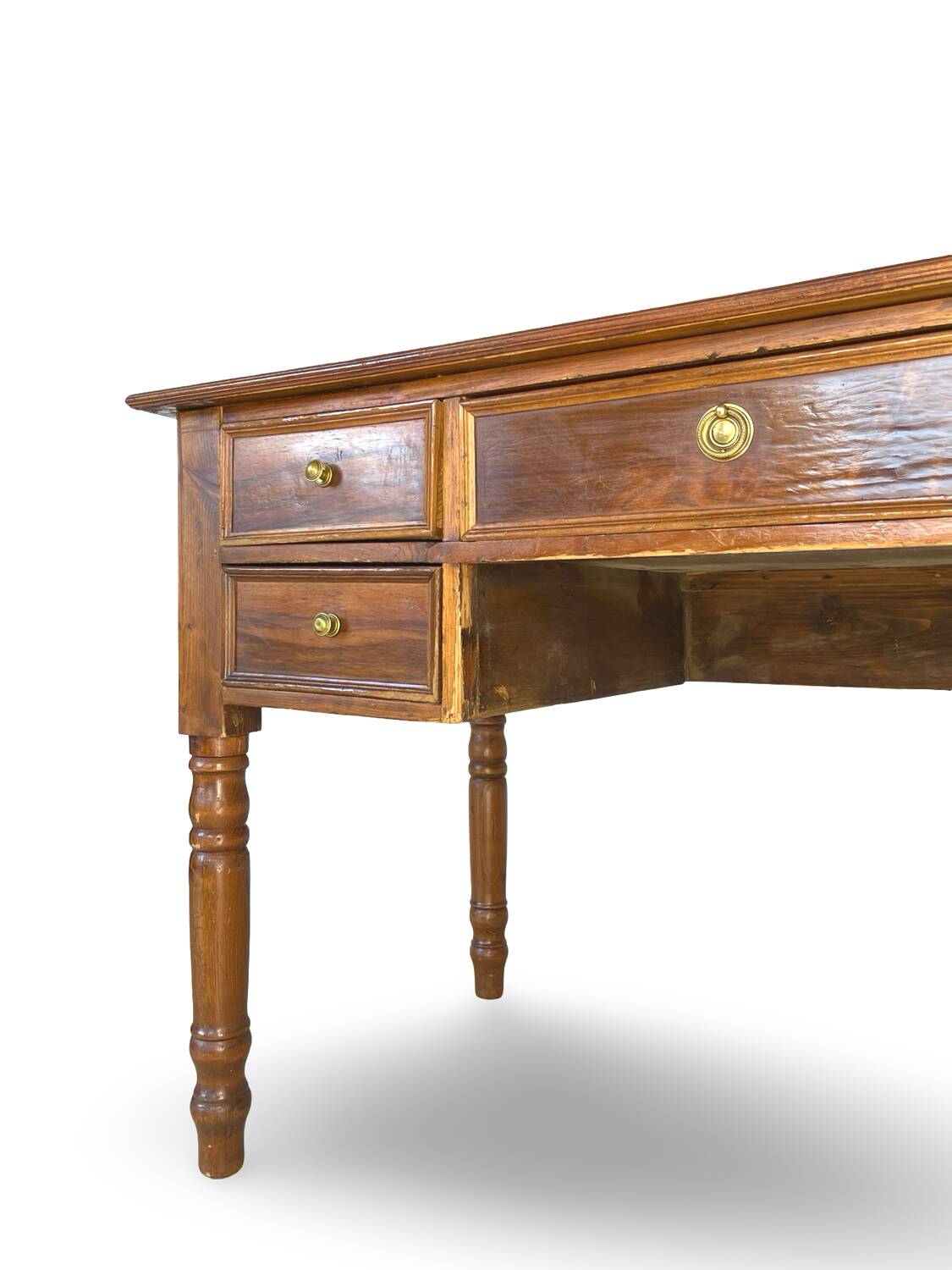 Italian pine wood centre writing desk from the 1960s, a reproduction o