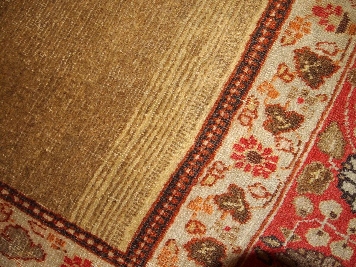 Handmade antique Persian Tabriz rug 121cm x 167cm 1900s