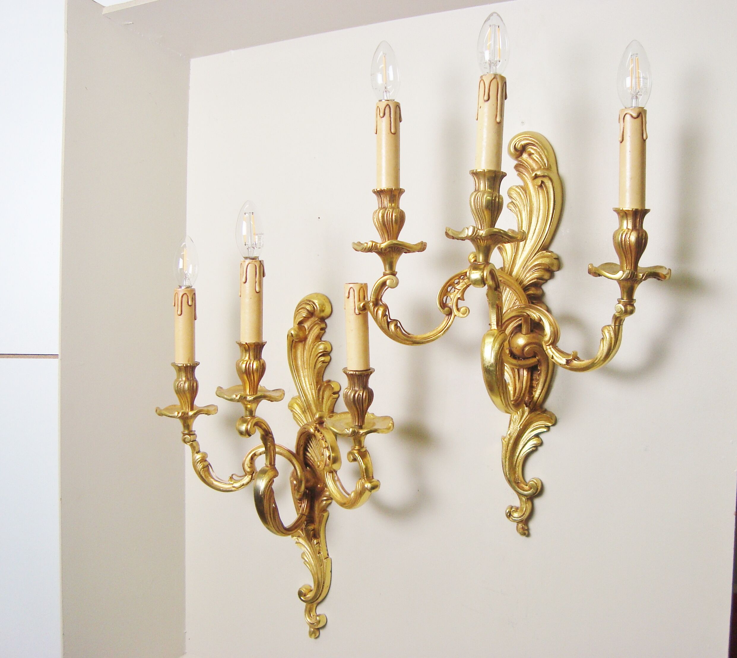 Pair of Lucien Gau bronze wall lamps with three arms Rockery style