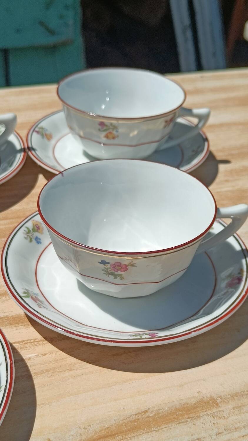 Floral porcelain cups