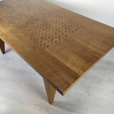 Extendable compass foot table