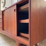 Teak row Johannes Andersen Samcom