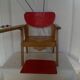 Chaise percée enfant vintage