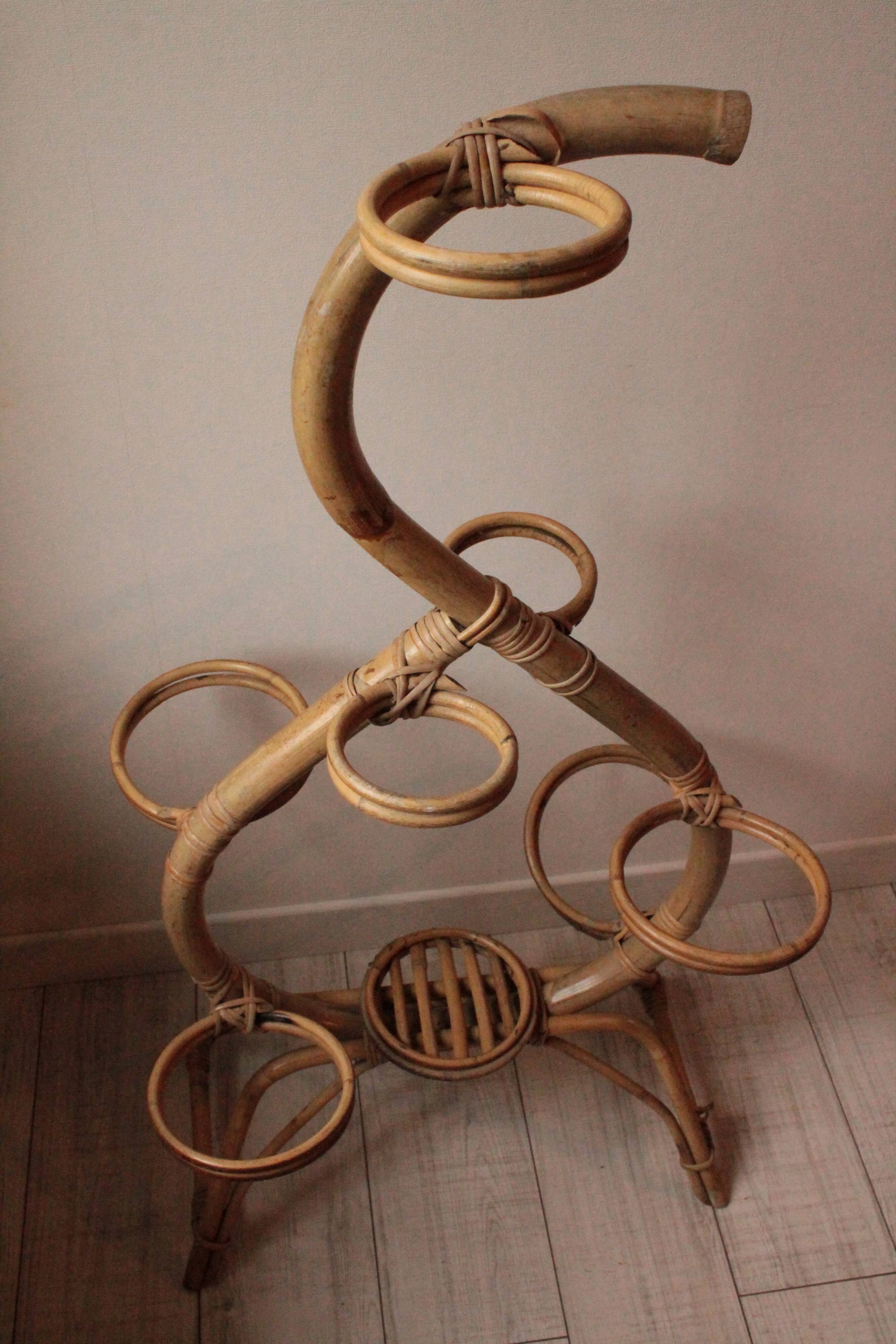 Rattan plant holder