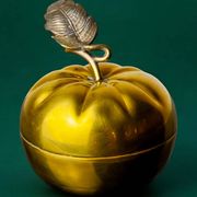 Boîte de vanité en laiton en forme de pomme, Italie, années 1970