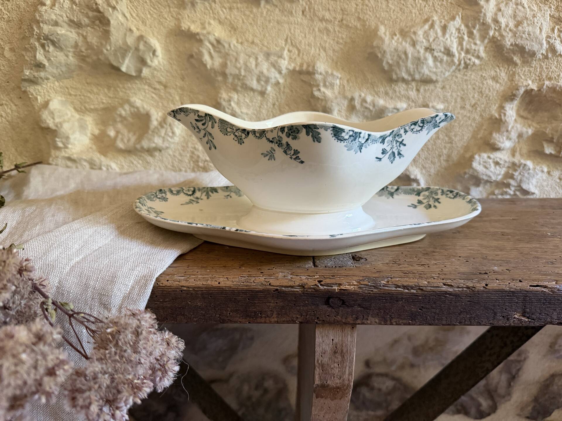 Longwy sauce boat model Hanoi in earthenware
