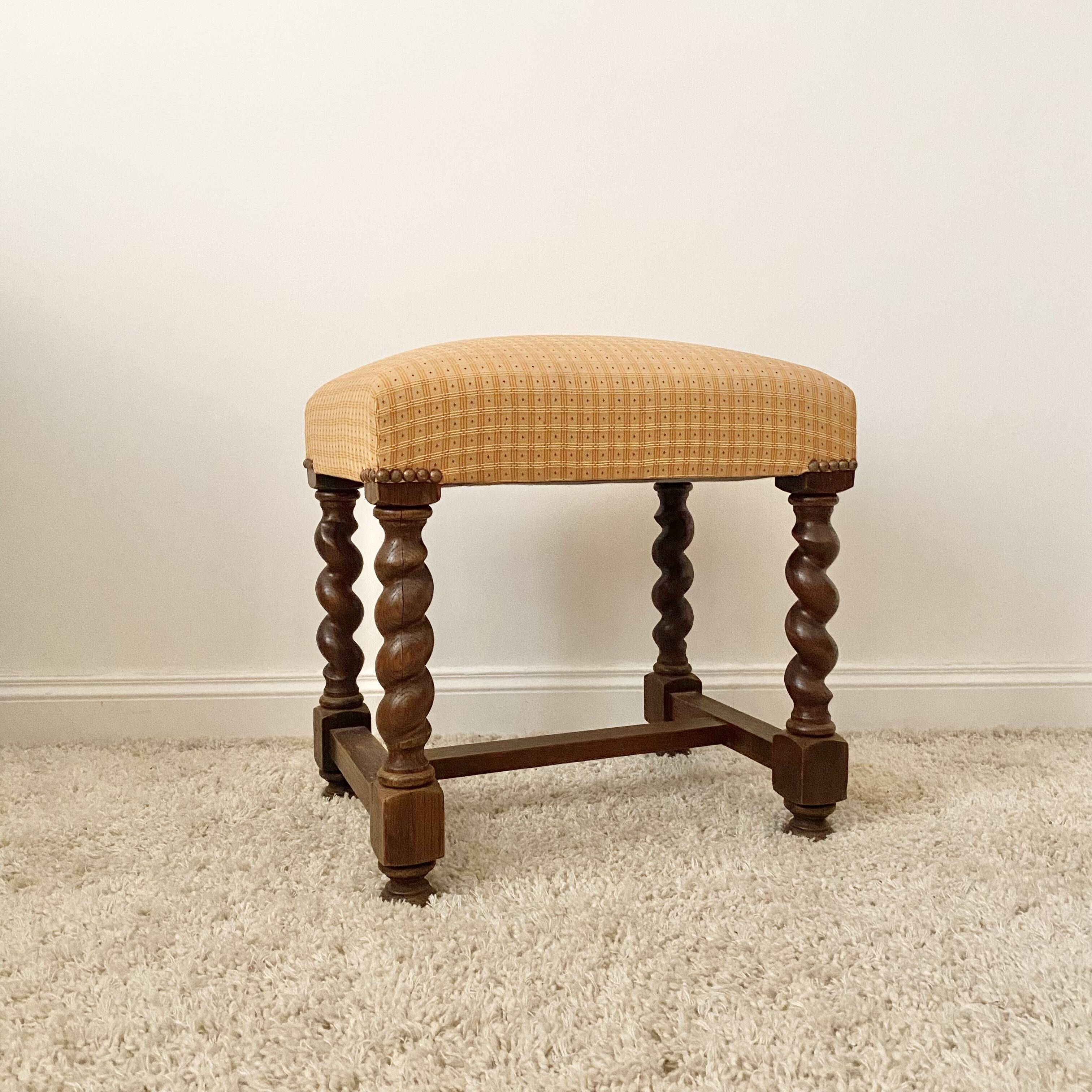 Stool with turned legs