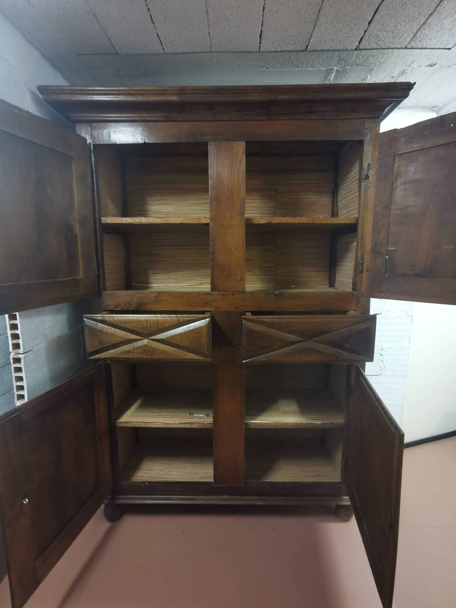 buffet 18e 4 doors diamond point