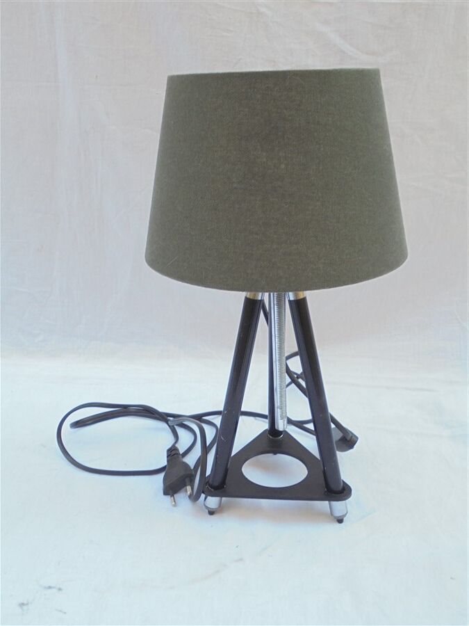 Lampe trépied