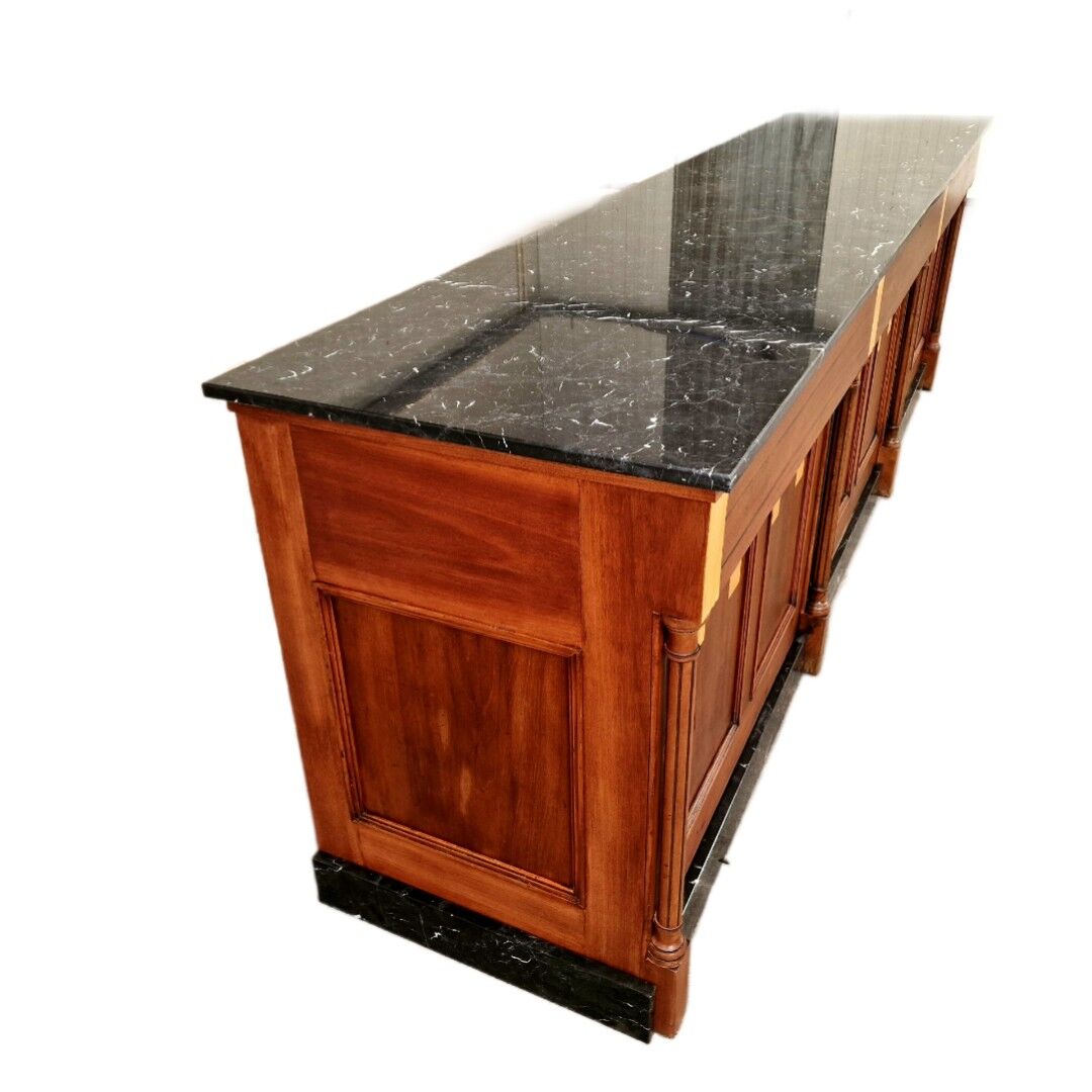 Grand comptoir d’apothicaire Art déco antique en acajou et comptoir de pharmacie en marbre noir, 1909