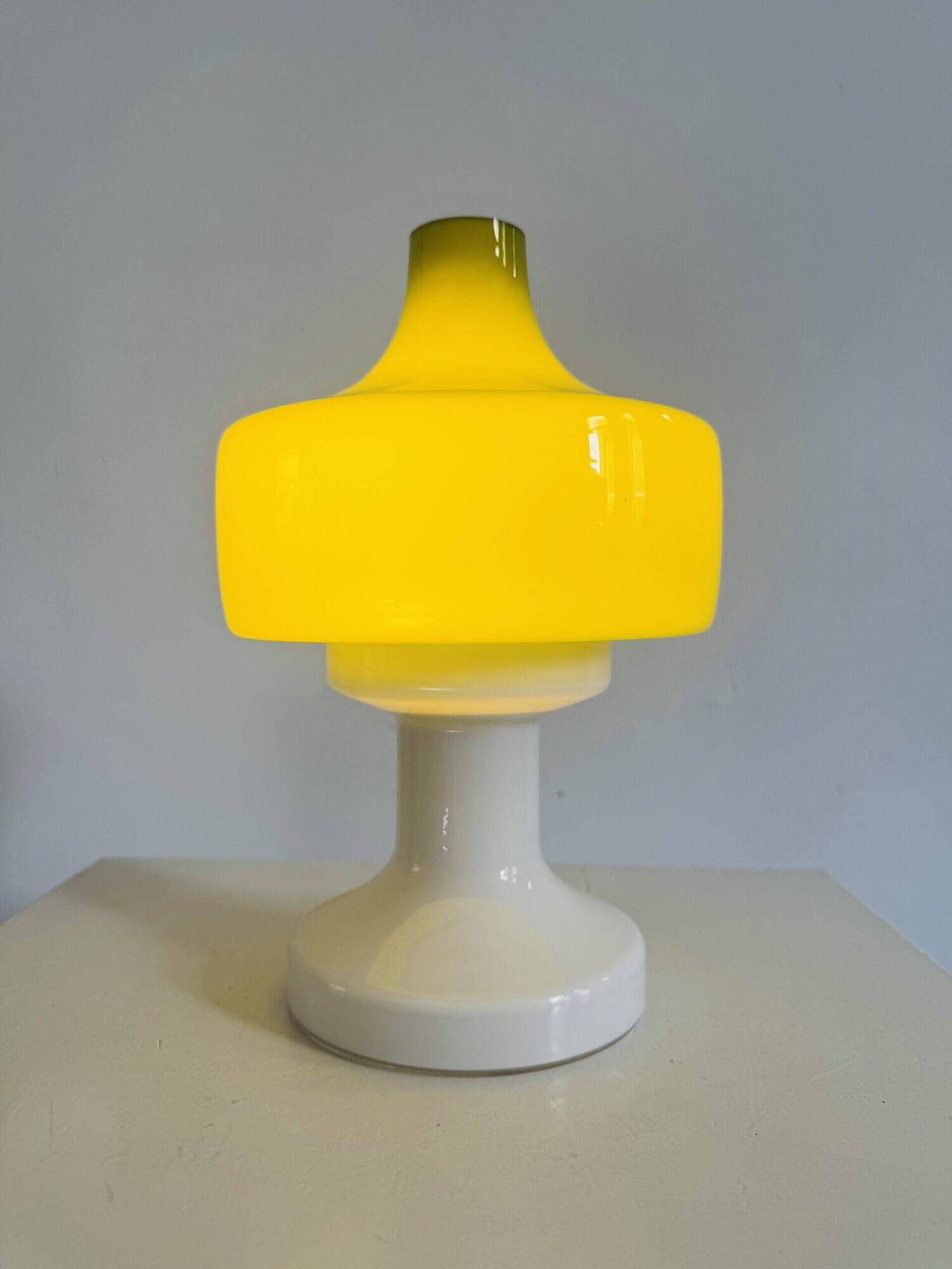 Sculptural Table Lamp In Green And Opal Glass By Dijkstra Lampen, The Netherlands 1960S