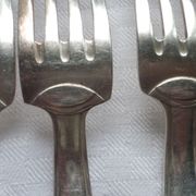 12 fourchettes et 10 cuillers à soupe metal argenté Ercuis