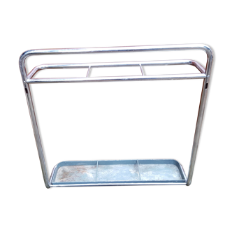 Door umbrellas in chrome metal