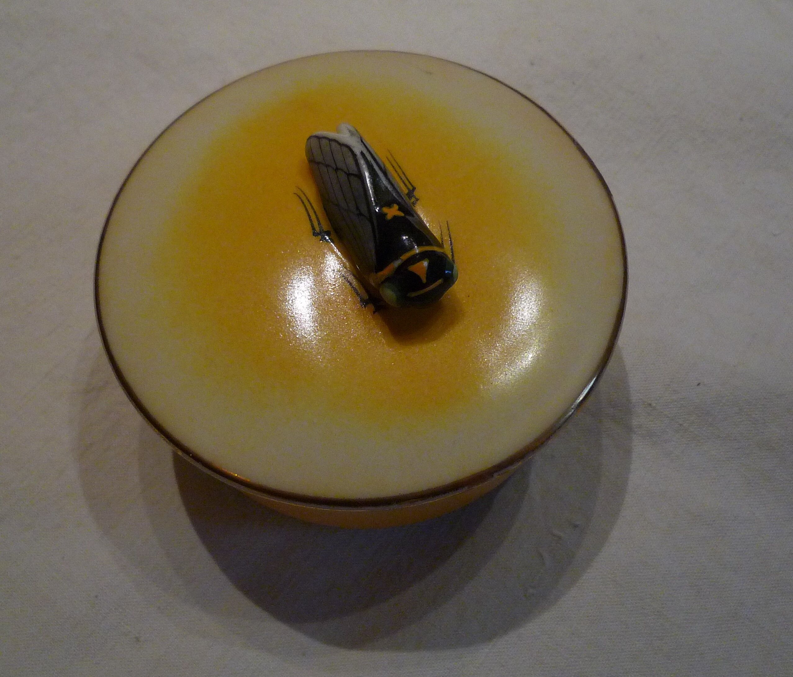 Small old box / candy maker, cicada decoration, Limoges porcelain DADAT