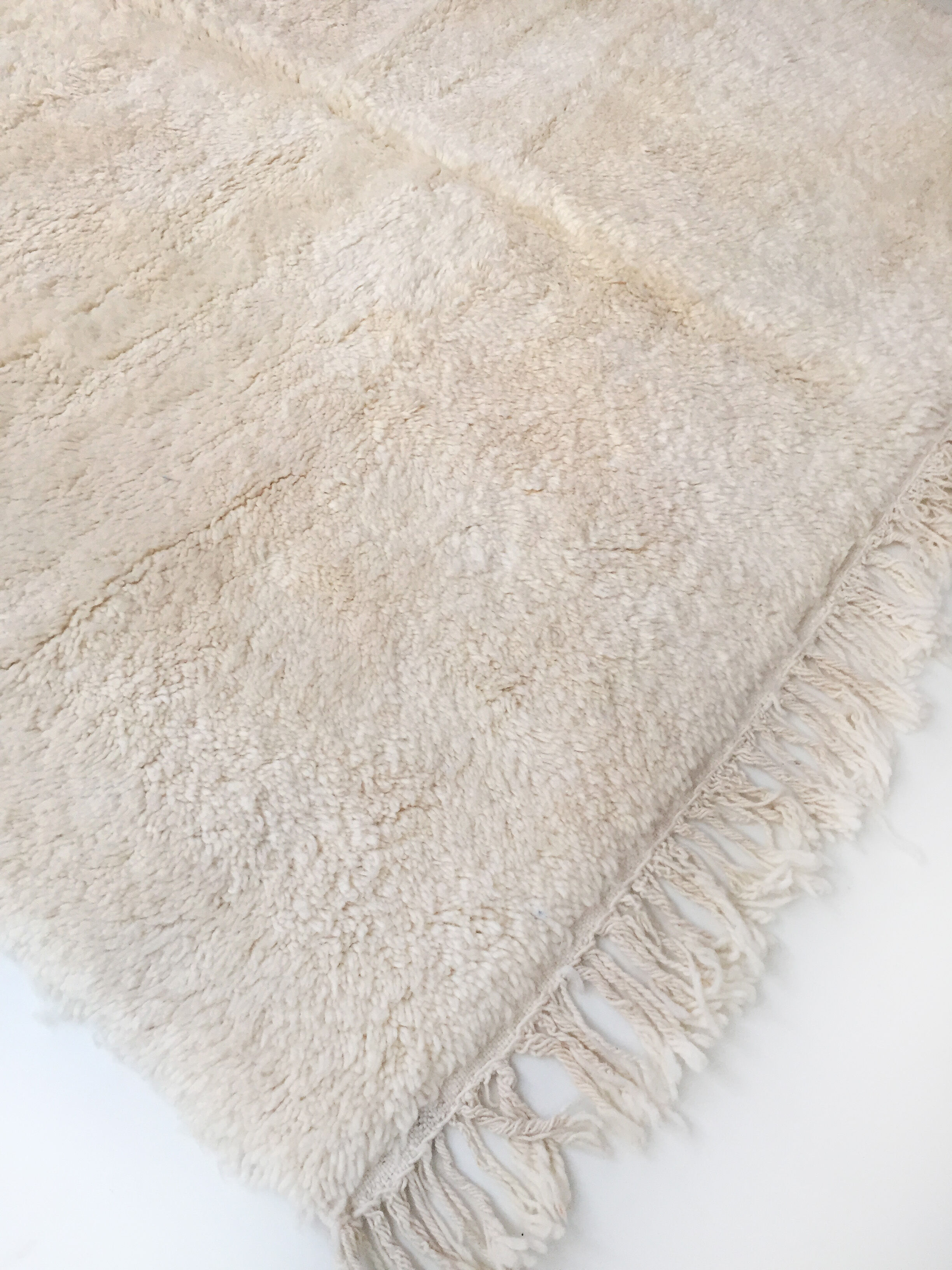 Moroccan Berber carpet Beni 0uarain ecru uni 297x202cm