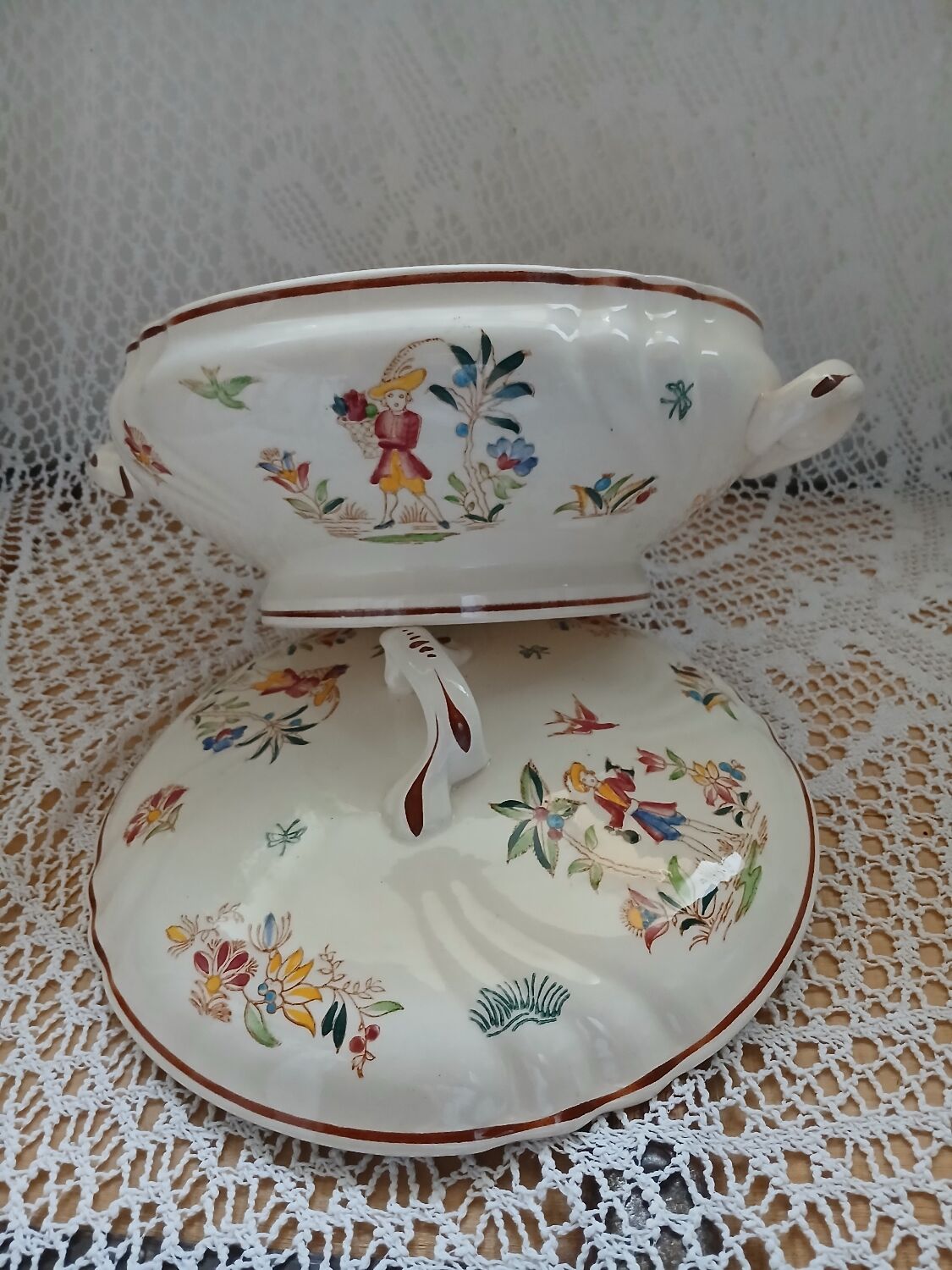 Longwy "Old Moustier" soup tureen