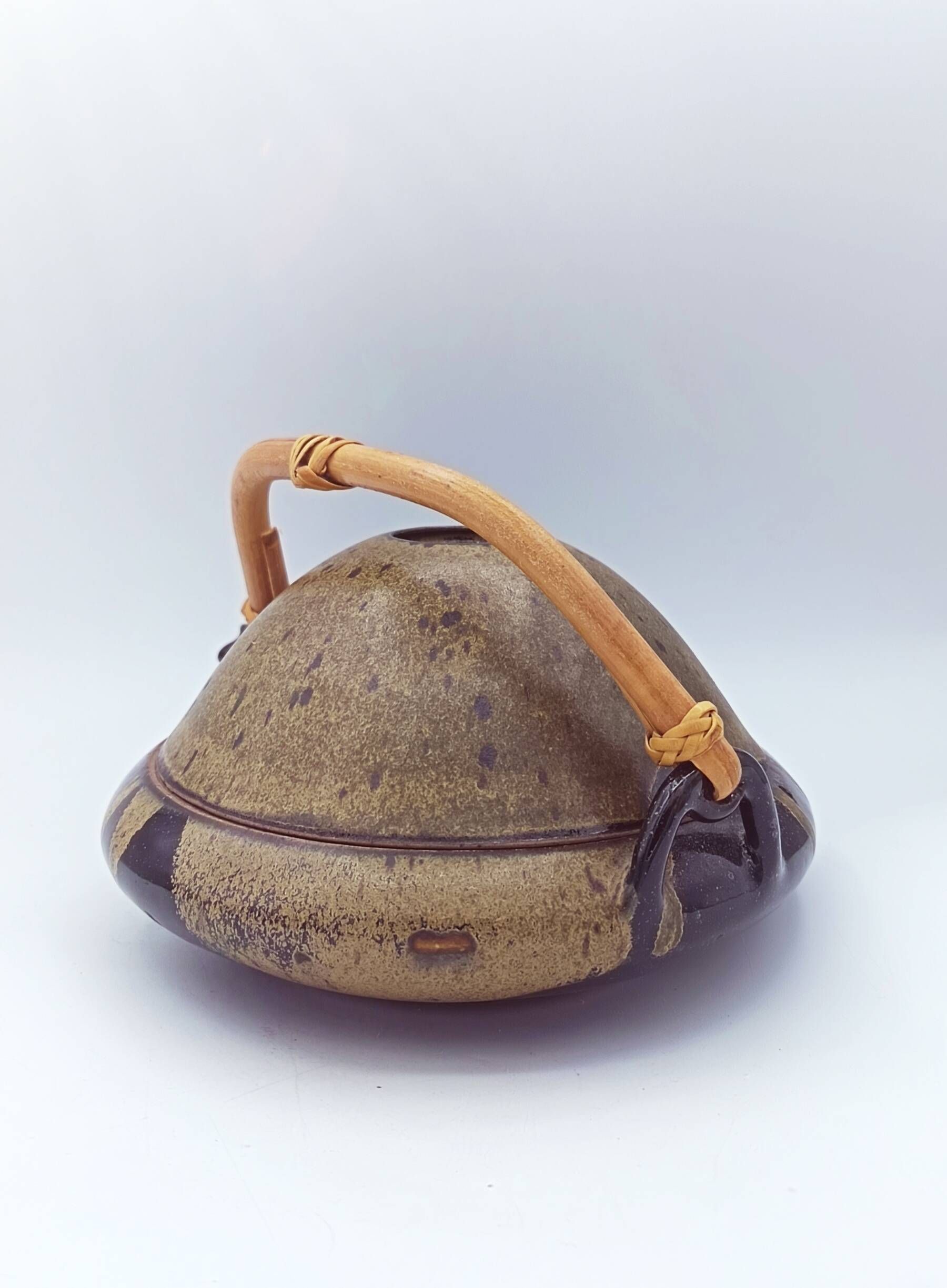 Théière en grès à identifier