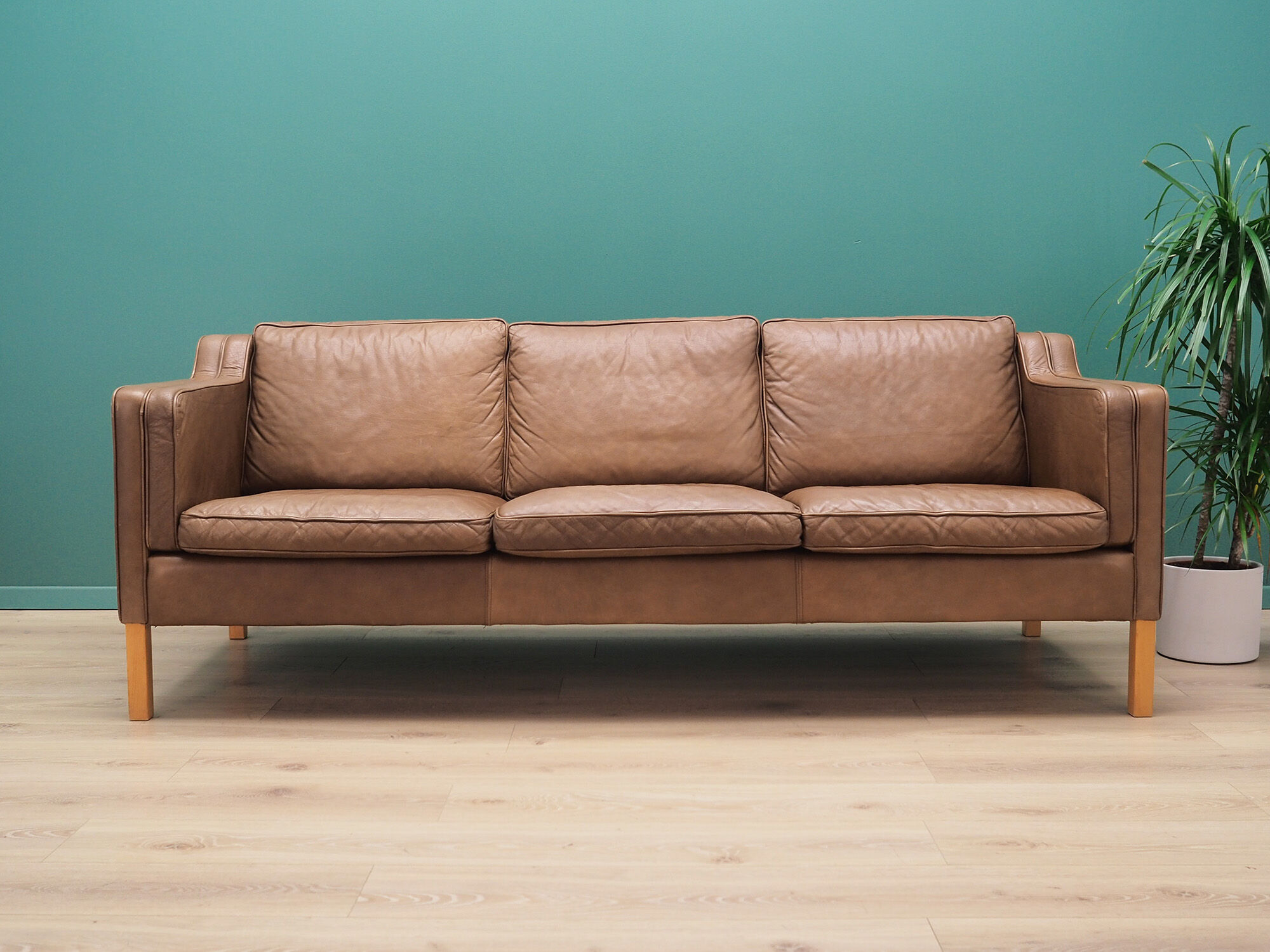 Sofa in brown leather, Danish design, 60's, designer: Mogensen Koch