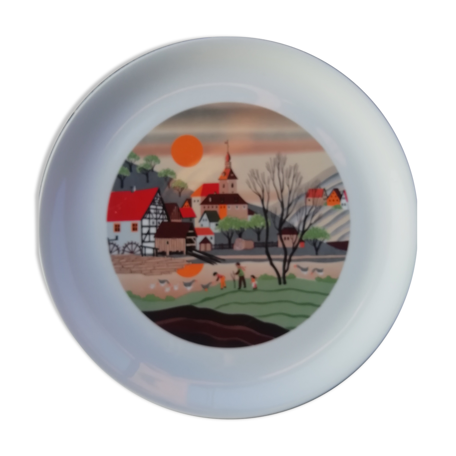 Dish with naïve pillivuyt décor