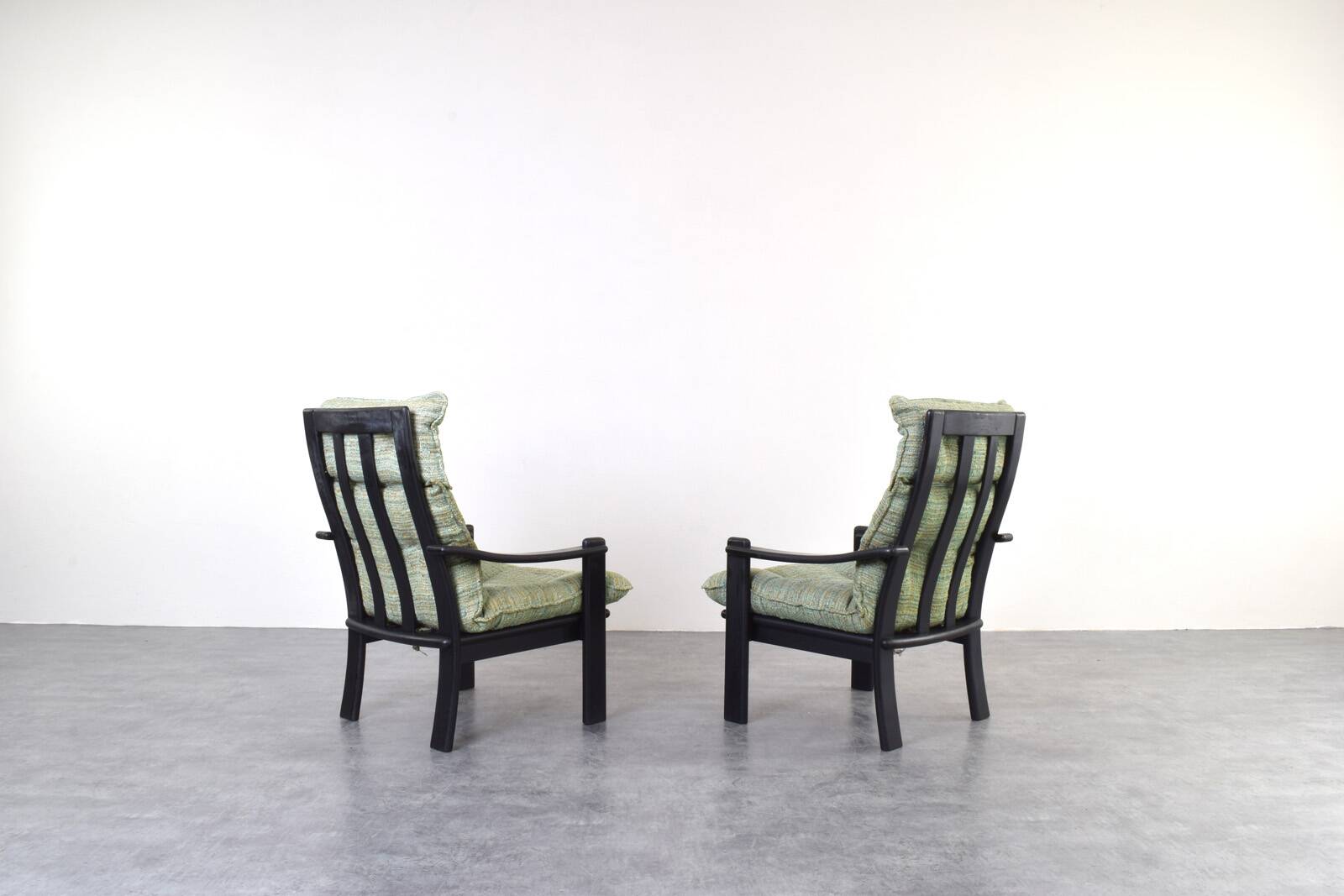 Mid-Century Danish Lounge Chairs and Coffe Table, 1970s.