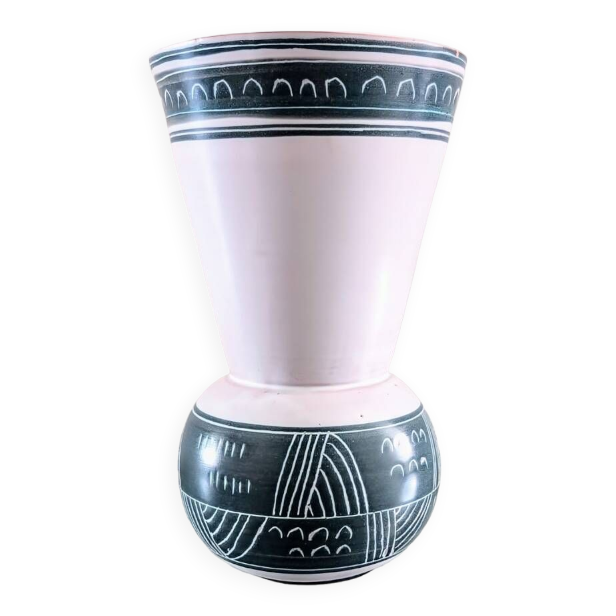 Yvon Roy Vase