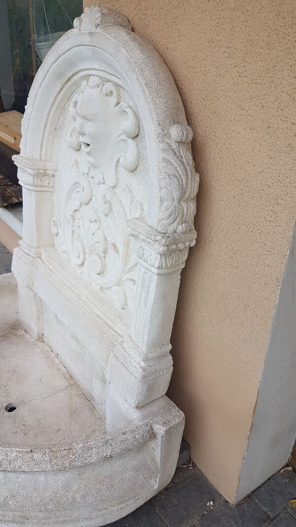 Fontaine de jardin de style Louis XVI