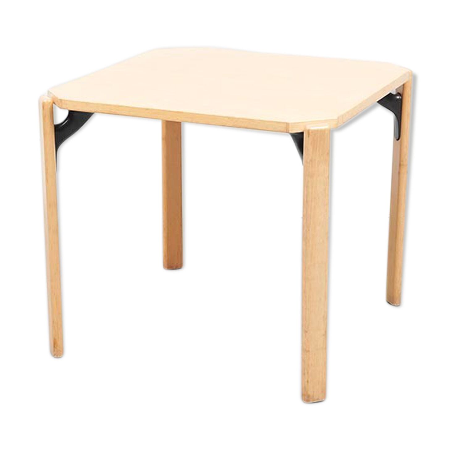 Bruno Rey table