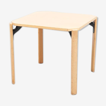 Bruno Rey table