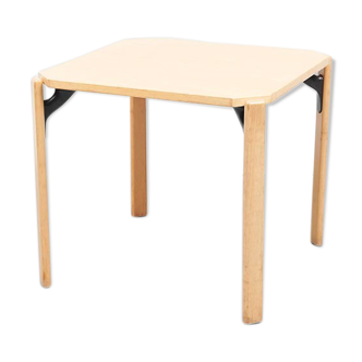 Bruno Rey table
