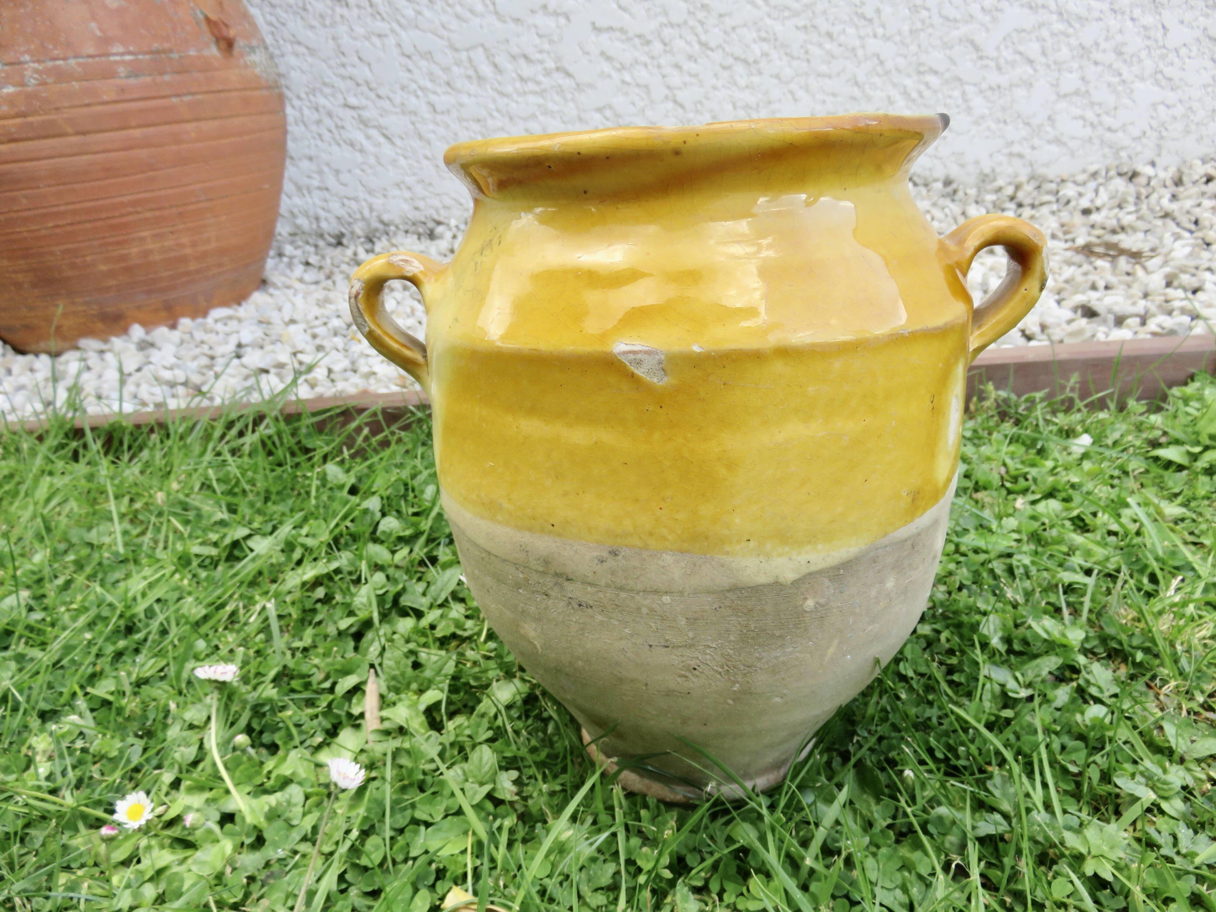 Glazed yellow terracotta jar, south-west of France.