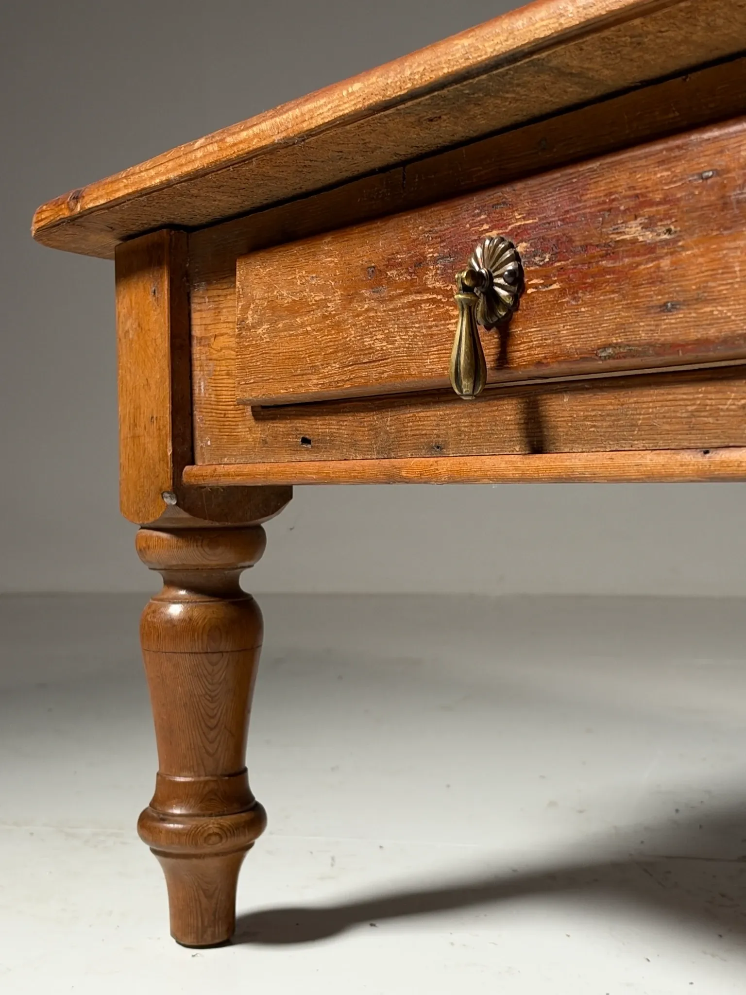 Pine coffee table country style