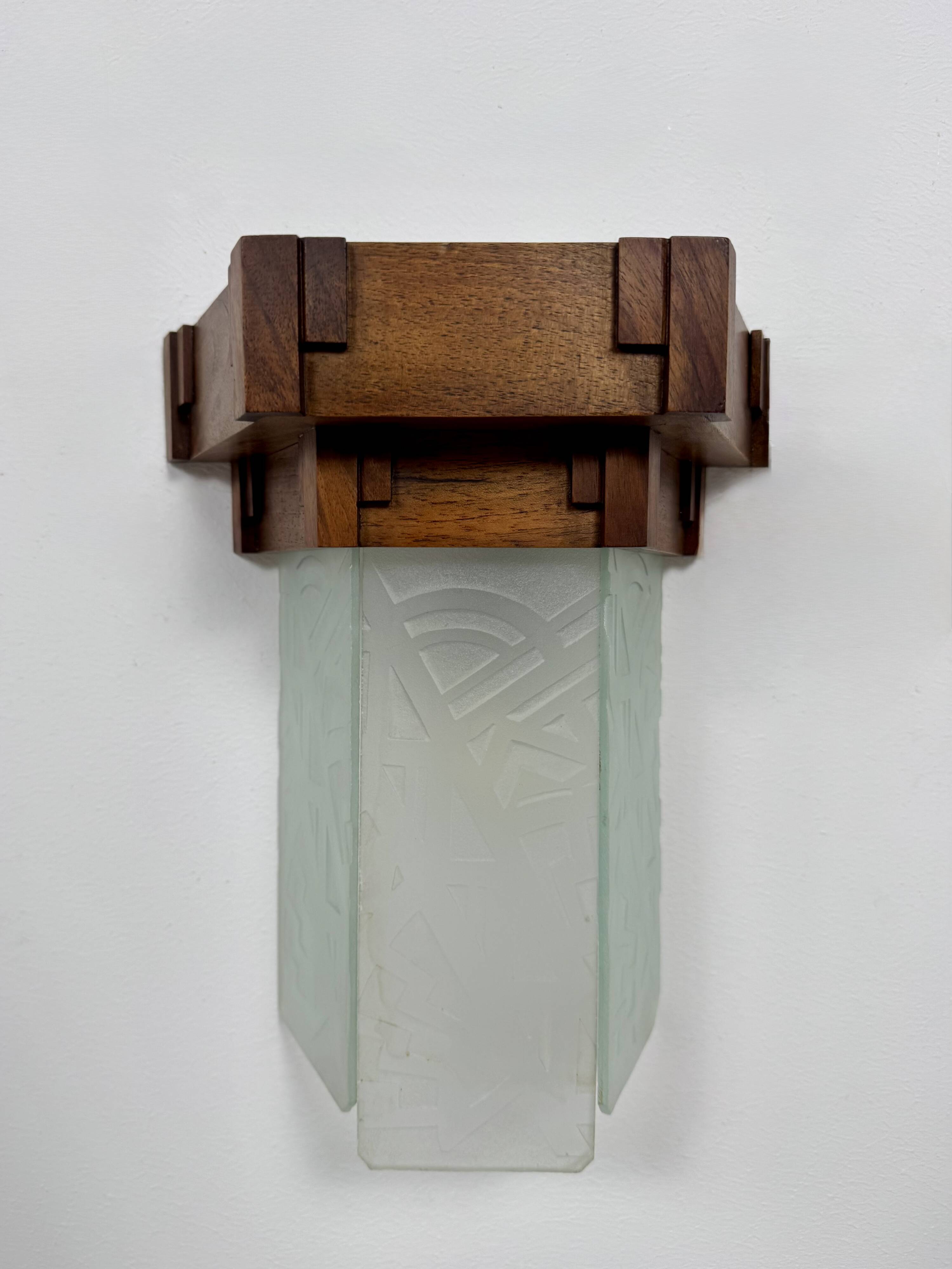 Vintage modernist Art Deco wall light, oak and frosted glass, France, 1930.
