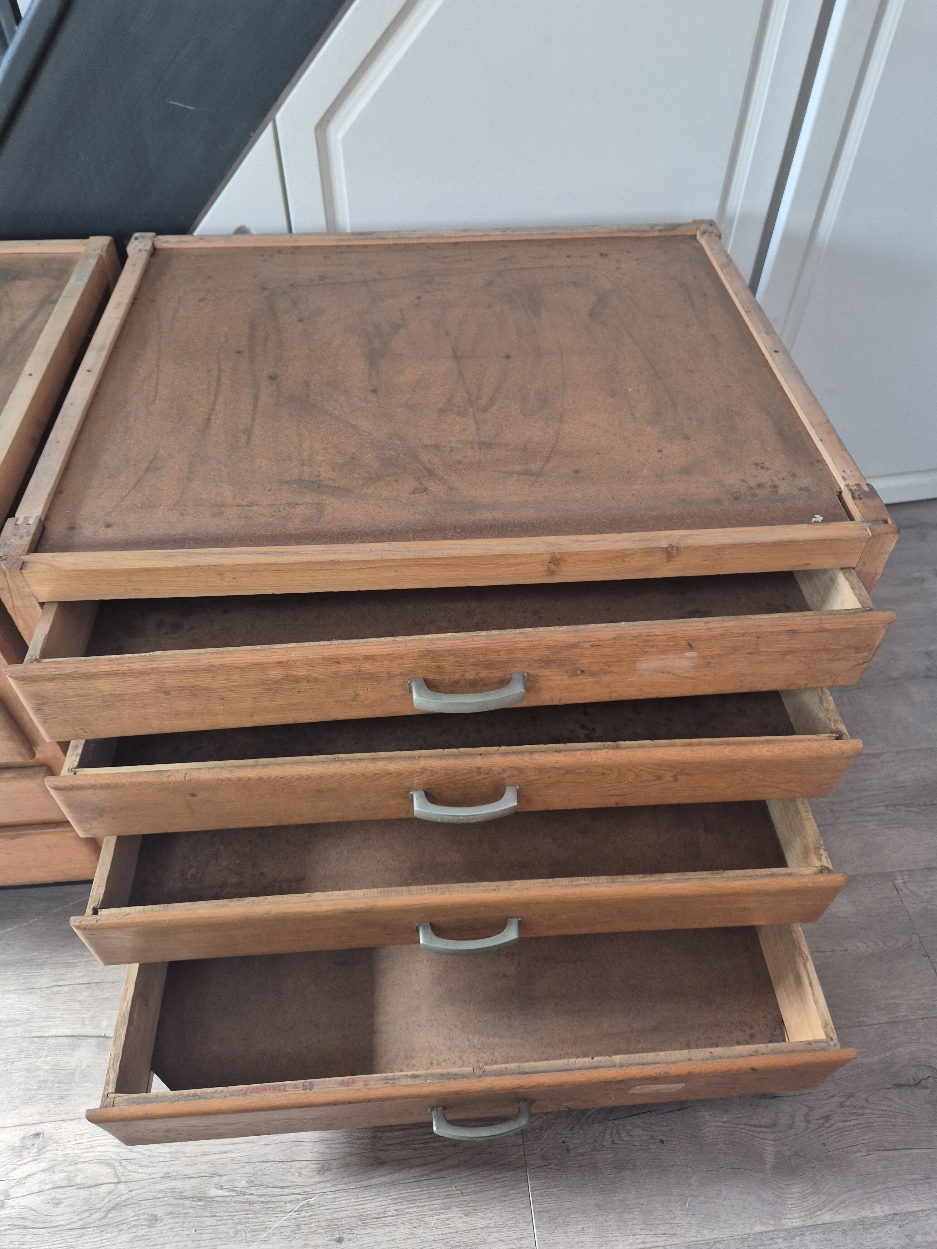 lot de 2 meubles de métier a tiroir vintage provenant d'une ecole