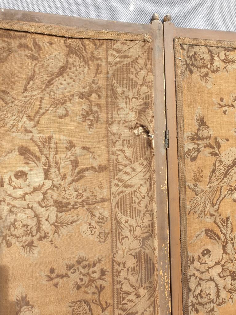 Screen 4 fronts of Indian wood and fabrics and silk at the end of the 19th century
